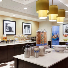Hampton Inn & Suites Camp Springs/Andrews AFB thumbnail 16