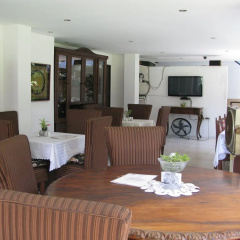 The Big House A Heritage Home thumbnail 3