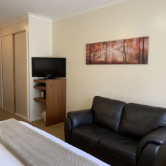 Guildford River Retreat thumbnail 3