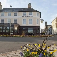 The Queen Hotel Wetherspoon thumbnail 1