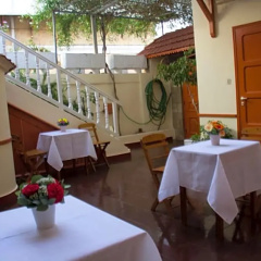 Medieval Rose Hotel thumbnail 14