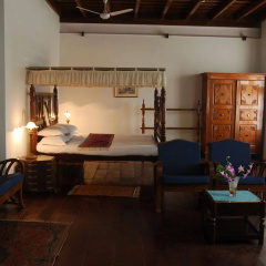 The Old Courtyard Hotel thumbnail 2