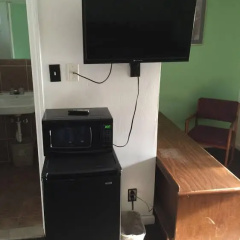 Woodridge Motel thumbnail 31