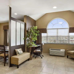 Microtel Inn & Suites by Wyndham Cambridge thumbnail 9