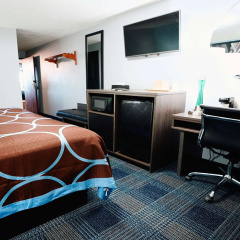 Super 8 by Wyndham Pueblo thumbnail 4