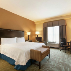 Hampton Inn & Suites Parkersburg Downtown thumbnail 4