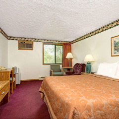 Super 8 by Wyndham Chaska thumbnail 21