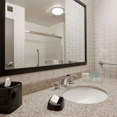 Hampton Inn & Suites Bellevue Downtown-Seattle thumbnail 8