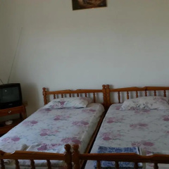 Marina's Rooms thumbnail 4