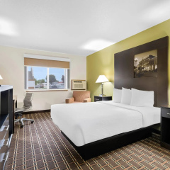 Super 8 by Wyndham La Crosse thumbnail 42