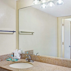 Ocean Breeze Inn thumbnail 10