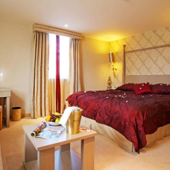The Pinewood Hotel thumbnail 6