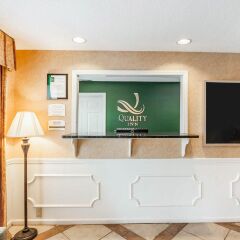 Отель Quality Inn Decatur River City США, Декейтер - отзывы, цены и фото номеров - забронировать отель Quality Inn Decatur River City онлайн интерьер отеля фото 3