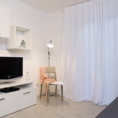 Hintown - Marina's White Apartment thumbnail 5