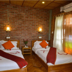 Teak Wood Hotel thumbnail 1
