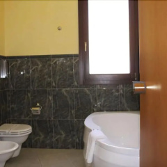 Yacht Marina Hotel thumbnail 8