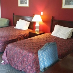 Maplehurst Motel thumbnail 1