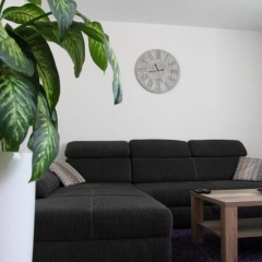 Geräumige 4 Zimmer Wohnung an den Kaiserthermen - Bild 1