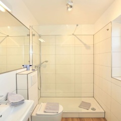 Nice Holiday Home With Terrace - Bild 8