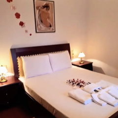 Antonia House thumbnail 4