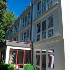 listing card gallery