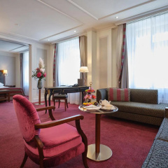 The Dufour, Suites & Rooms by Hotel Schweizerhof - Bild 7