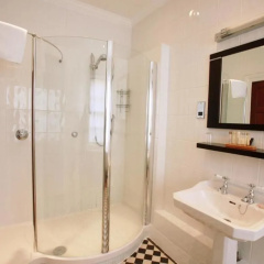 Old Palace Lodge Hotel thumbnail 9