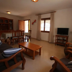 Laura-29A - pretty holiday property with garden and private pool in Calpe thumbnail 14