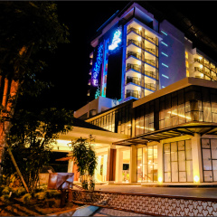 ILLIRA Hotel Banyuwangi - Bild 1