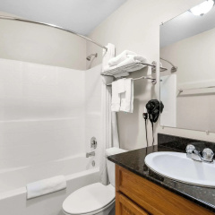 Econo Lodge Panguitch near Bryce Canyon thumbnail 10