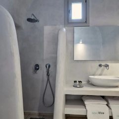 Aqua Blue Hotel thumbnail 8