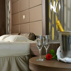 Adams Beach Hotel & Spa thumbnail 11