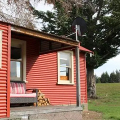 The Red Hut thumbnail 5