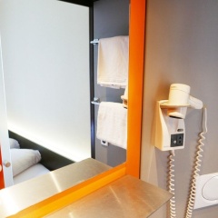 easyHotel Zürich City Centre - Bild 6