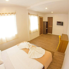 The Rose Pike at Boracay thumbnail 37