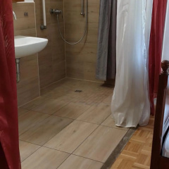 EG-Zimmer mit Bad und Terrasse - Bild 9