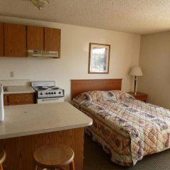 Sunshine Motel II thumbnail 2