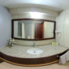 Mom Hotel - Bild 9