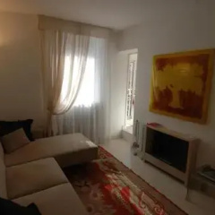 BDB Flats by the Spanish steps thumbnail 5