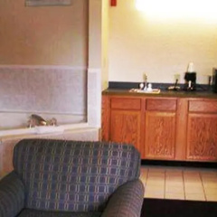 Hampton Bay Plaza & Suite thumbnail 12