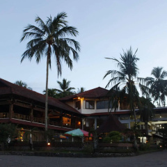 Surya Pesona Beach Hotel thumbnail 36