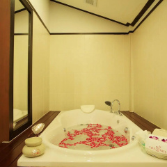 The Iris Pool Villa thumbnail 11