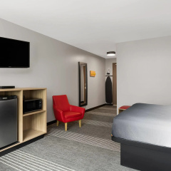 Super 8 by Wyndham Sault Ste Marie On thumbnail 4