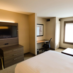 Holiday Inn Express & Suites Plymouth - Ann Arbor Area by IHG