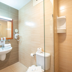 Gillieru Harbour Hotel thumbnail 9