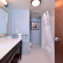Hampton Inn Potsdam, NY thumbnail 6
