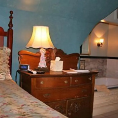 The Brumder Mansion thumbnail 3