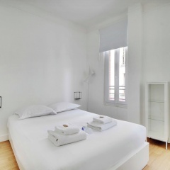 Cozy Apartment 2bdr/5p - in the Heart of Suresnes - Bild 3