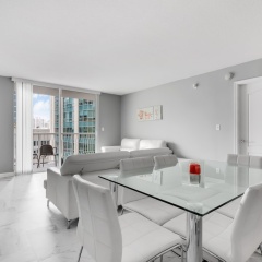 The Club at Brickell Bay Luxury Suites - Bild 6