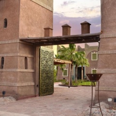 8 bedrooms villa with private pool jacuzzi and enclosed garden at Marrakech - Bild 1